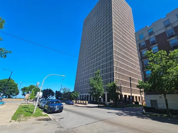 6700 S South Shore Dr APT 8B, Chicago, IL 60649