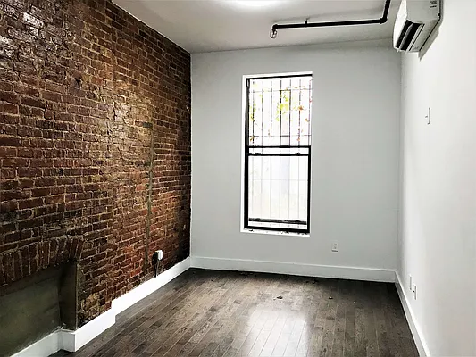 Rented by Bruma Realty LLC | media 4