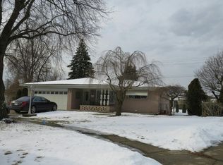 30127 Austin Dr, Warren, MI 48092