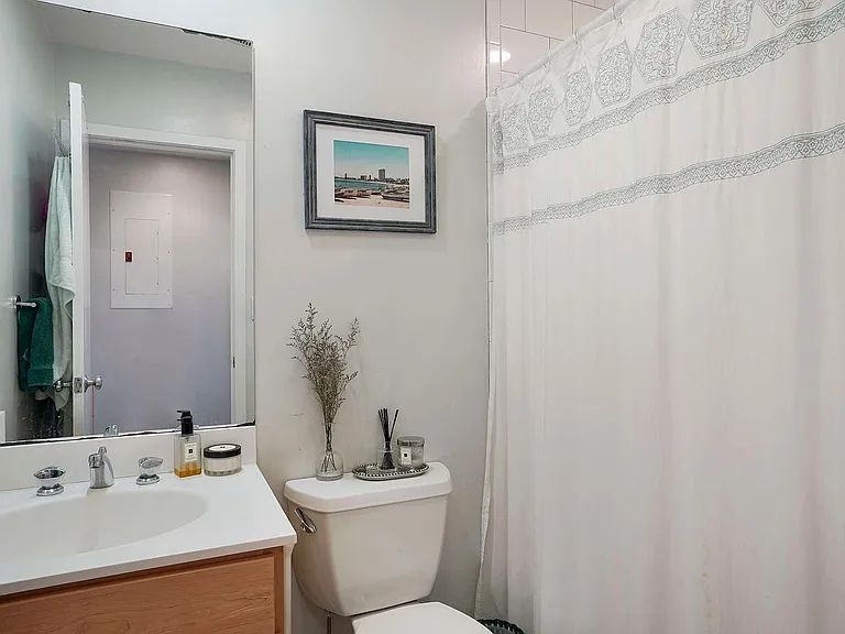 1661 Washington St #401 — Photo 18
