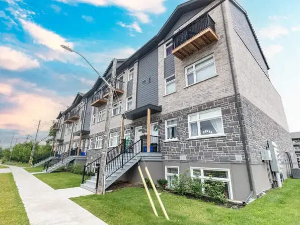 809 Development Dr #804, Kingston, ON K7M 0J4