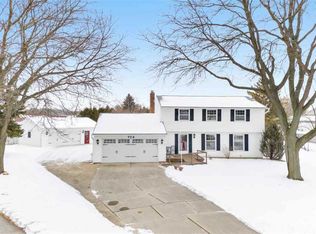 724 Jamestown Ct, Green Bay, WI 54301