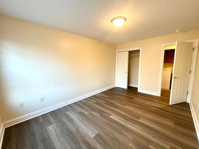 275 Barkwood St — Photo 12