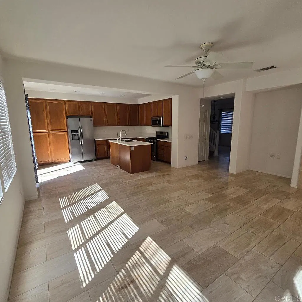 3 bed, 2.5 bath, 1909 sqft, $3,850 — Photo 4