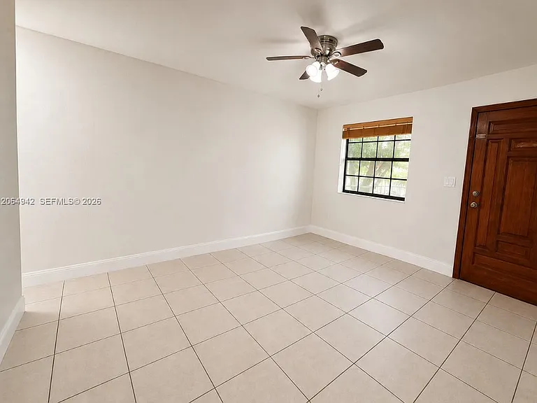 525 SW 78th Ct #525 — Photo 4