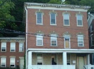 1005 Bluff St, Dubuque, IA 52001