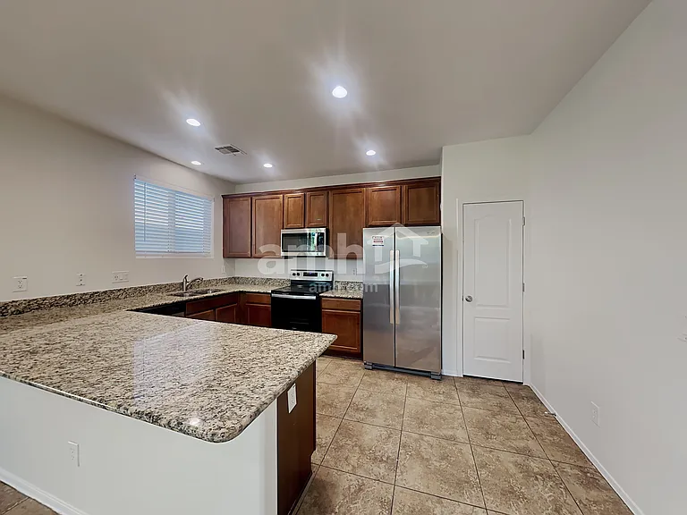 2865 S Hansen Dr — Photo 4