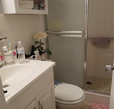 4th image of 2400 Columbia Dr APT 10