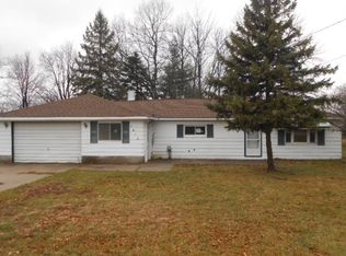 1612 S Huron Rd, Kawkawlin, MI 48631