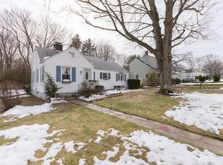 12 Chatfield Dr, Trumbull, CT 06611