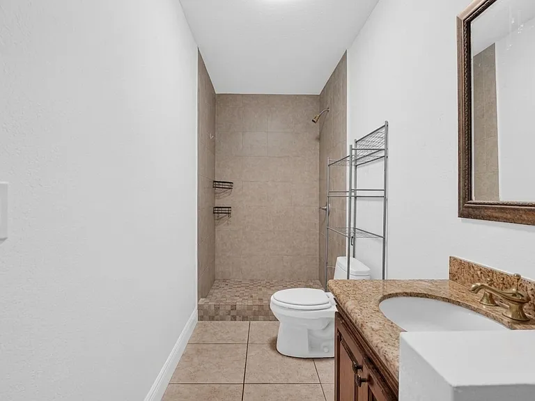 14500 NE 2nd Ave #1 — Photo 5