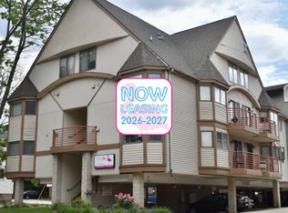 57 E Chalmers, Champaign, IL 61820