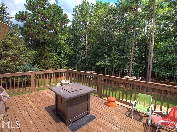 4th image of 113 Crown Springs Dr