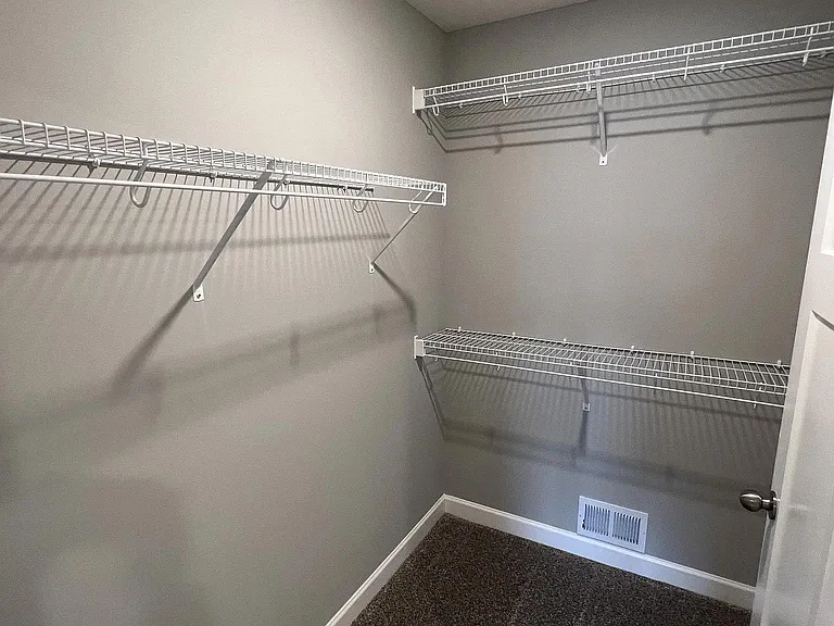 1015 Field Ct — Photo 17