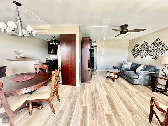 2nd image of 3031 Lincoln B