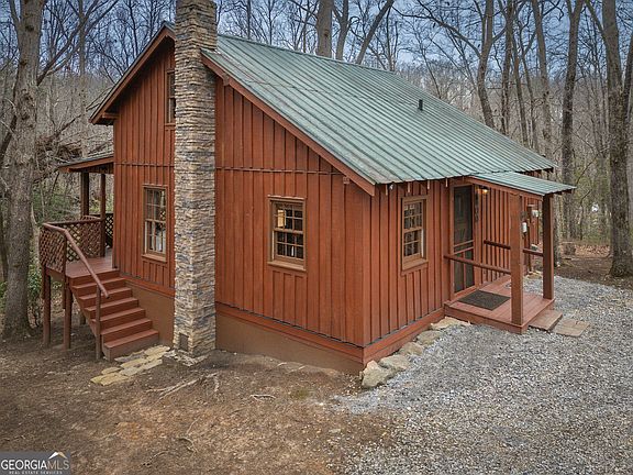 3rd image of 239 Pebble Ln