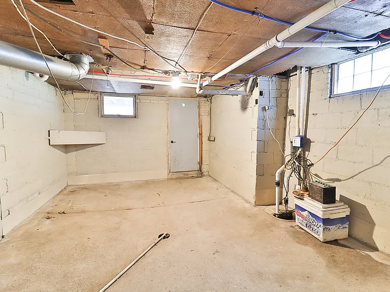 343 S Charles St — Photo 39