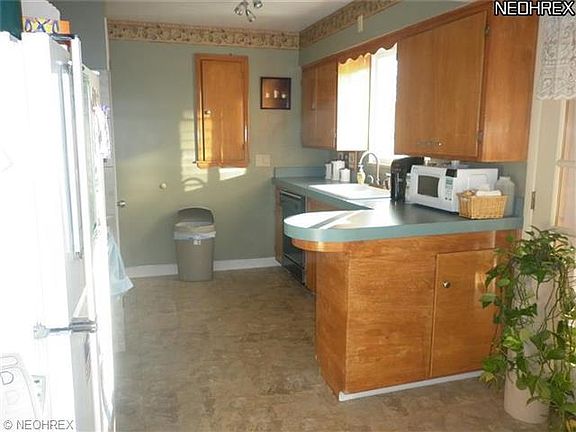 4th image of 20730 S Lake Shore Blvd