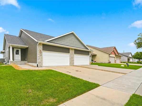 5508 Dostal Dr SW, Cedar Rapids, IA 52404