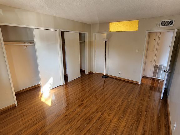 3rd image of 400 Raymondale Dr APT 8