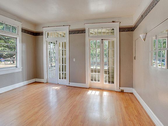 3rd image of 2833 Napoleon Ave #A1