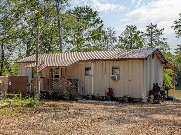 316 Ivys Ln, Columbia, LA 71418