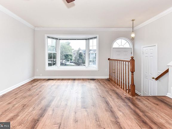 4th image of 1207 Bond St