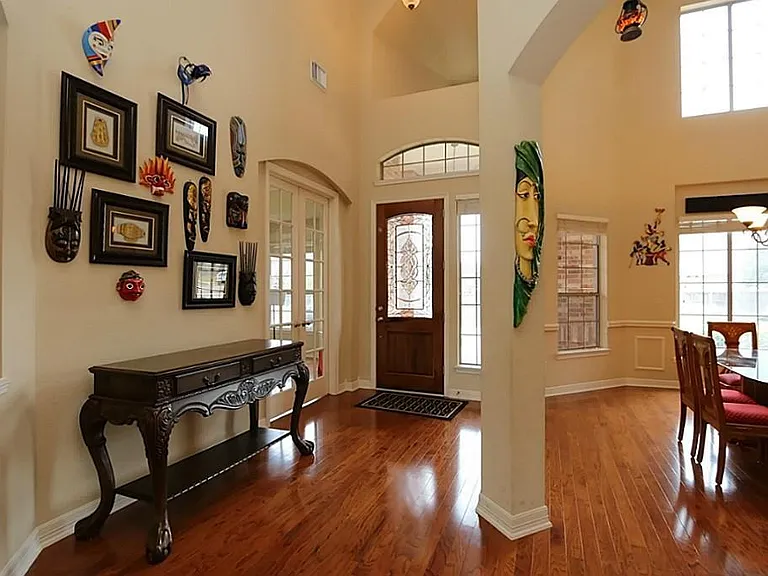 7610 Hampton Bay Ln — Photo 2