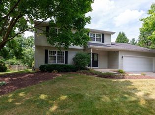 903 S Jefferson St, Batavia, IL 60510