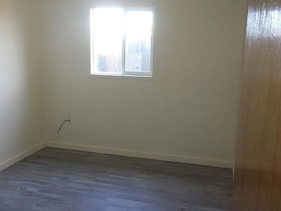 5th image of 165 Livingston St #Back
