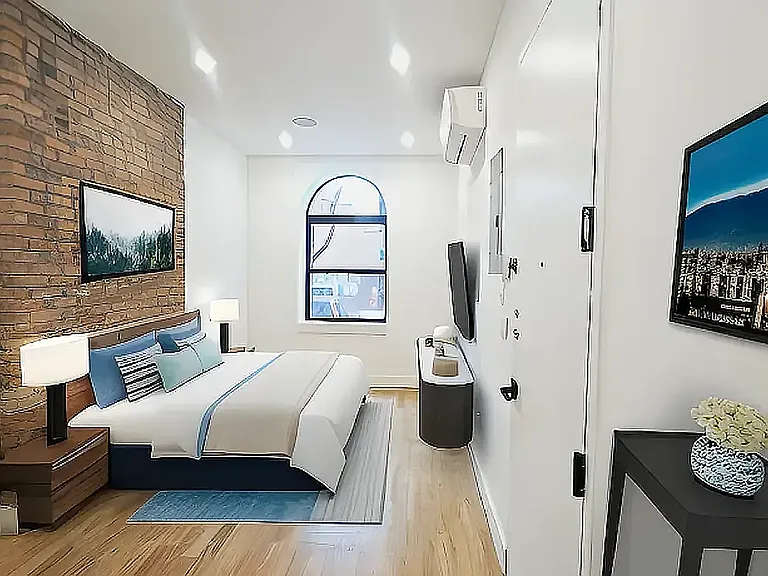 631 E 6th St #1A — Photo 3