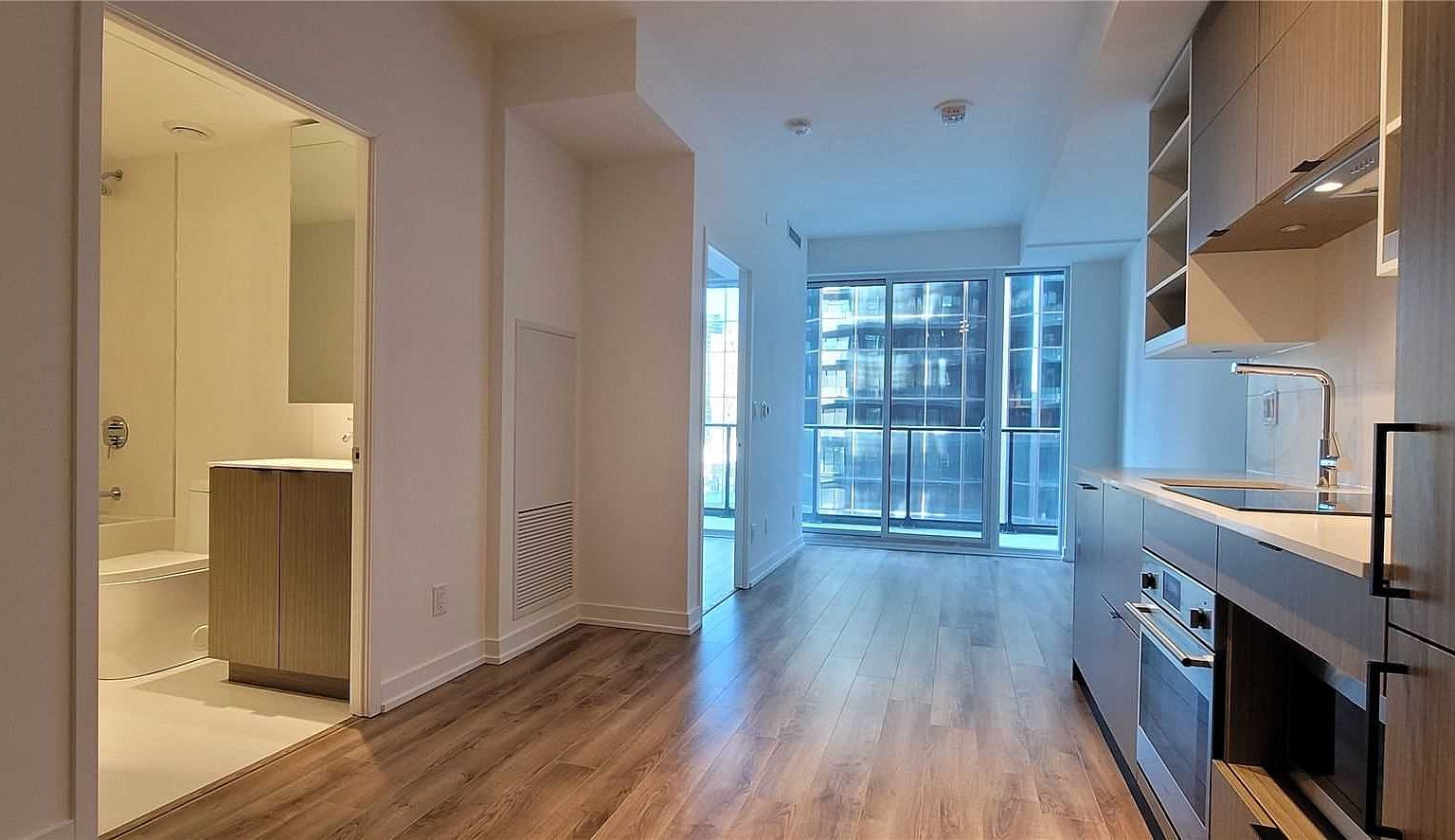 20 Edward St 705, Toronto, ON