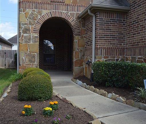 2nd image of 2207 Ascot Ln