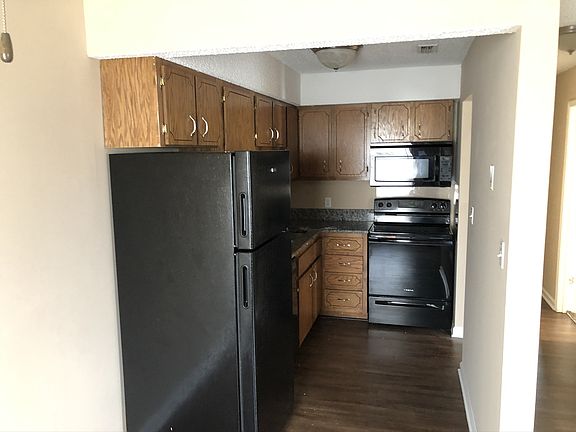 4th image of 500 Dylan Ln #42