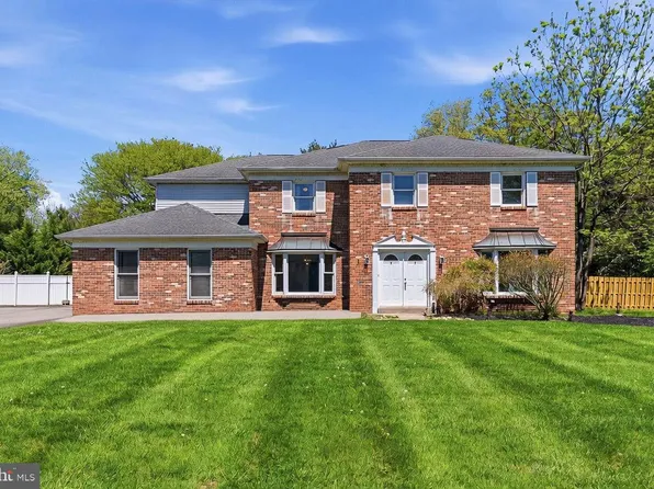 605 Wyndrise Dr, Blue Bell, PA 19422