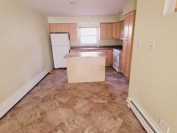 4th image of 6451 S Narragansett Ave #3A