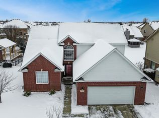 18327 Petunia Dr, Brownstown, MI 48173