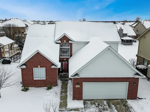 18327 Petunia Dr, Brownstown, MI 48173