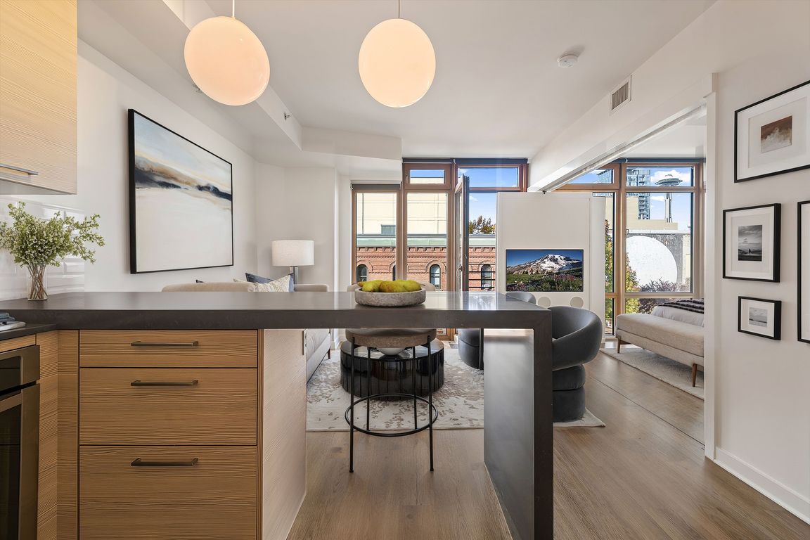 revision_FINAL_Tantify_Virtual_Staging_6546_2233 1st Ave, Seattle, WA 98121, USA_LR_FINAL
