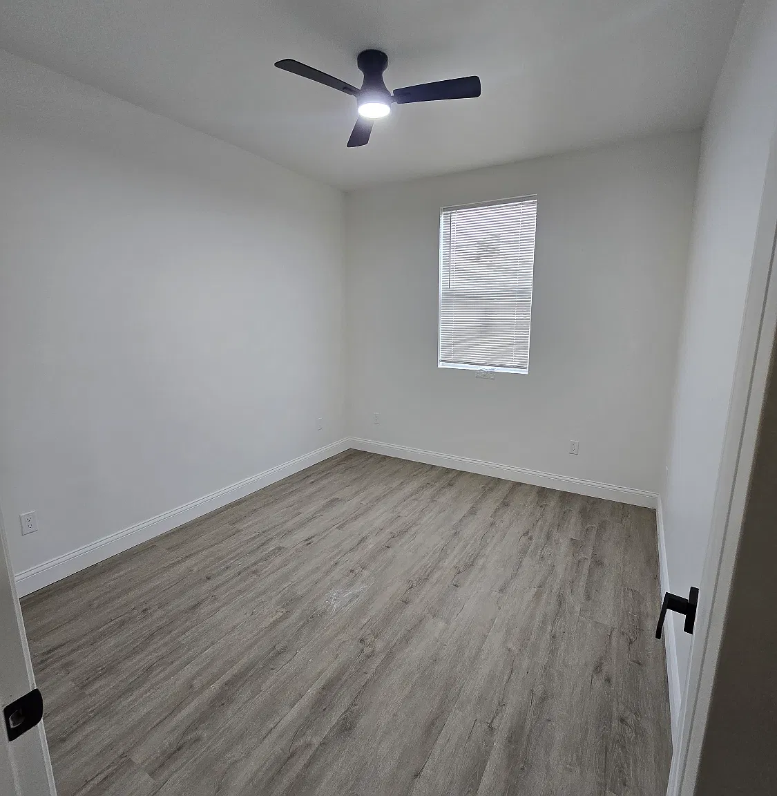 1 bed, 500 sqft, $1,500 — Photo 3