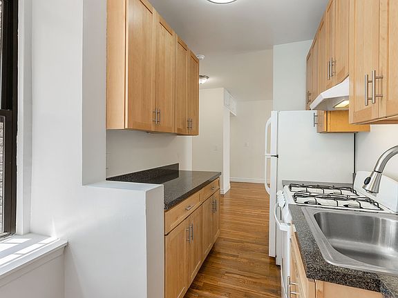5th image of 245 W 75th St APT 1G