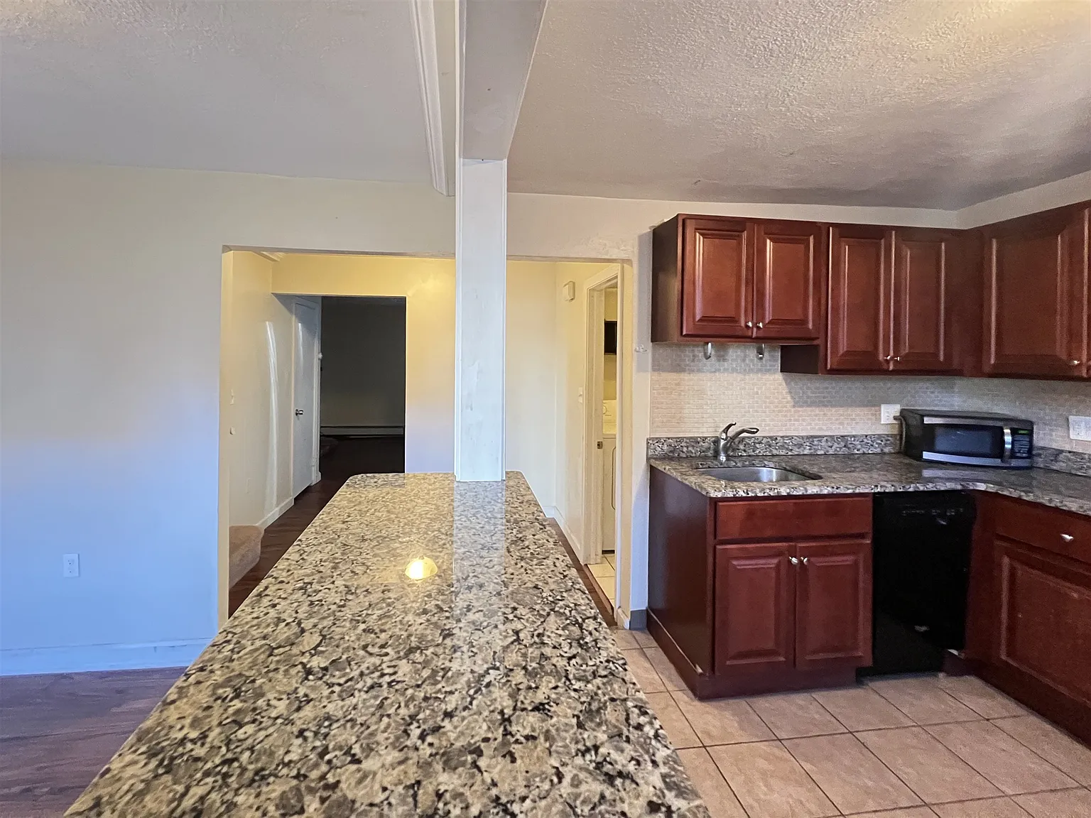 3 bed, 1.5 bath, $3,750 — Photo 2