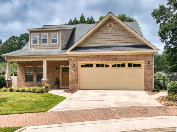 28 Cobblestone Dr, Anniston, AL 36207
