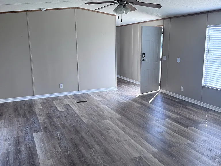 5595 Highway 90 E #11 — Photo 9