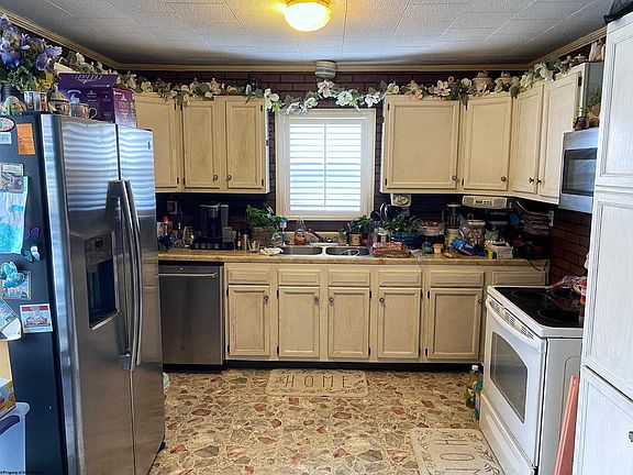 4th image of 29 Parkway Dr