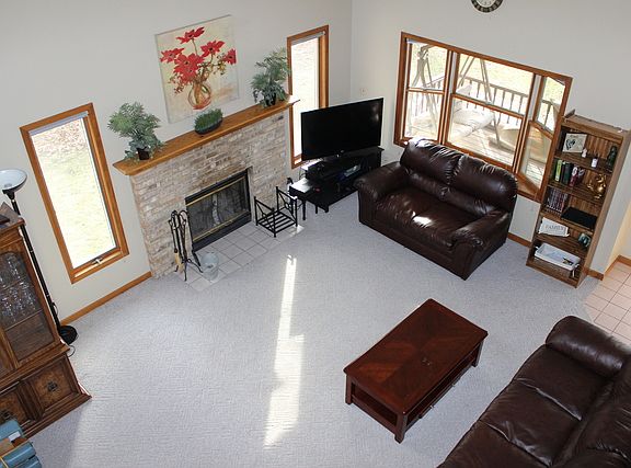 4th image of 690 Bisaillon Ave