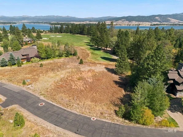 880 Discovery Dr, Cascade, ID 83611