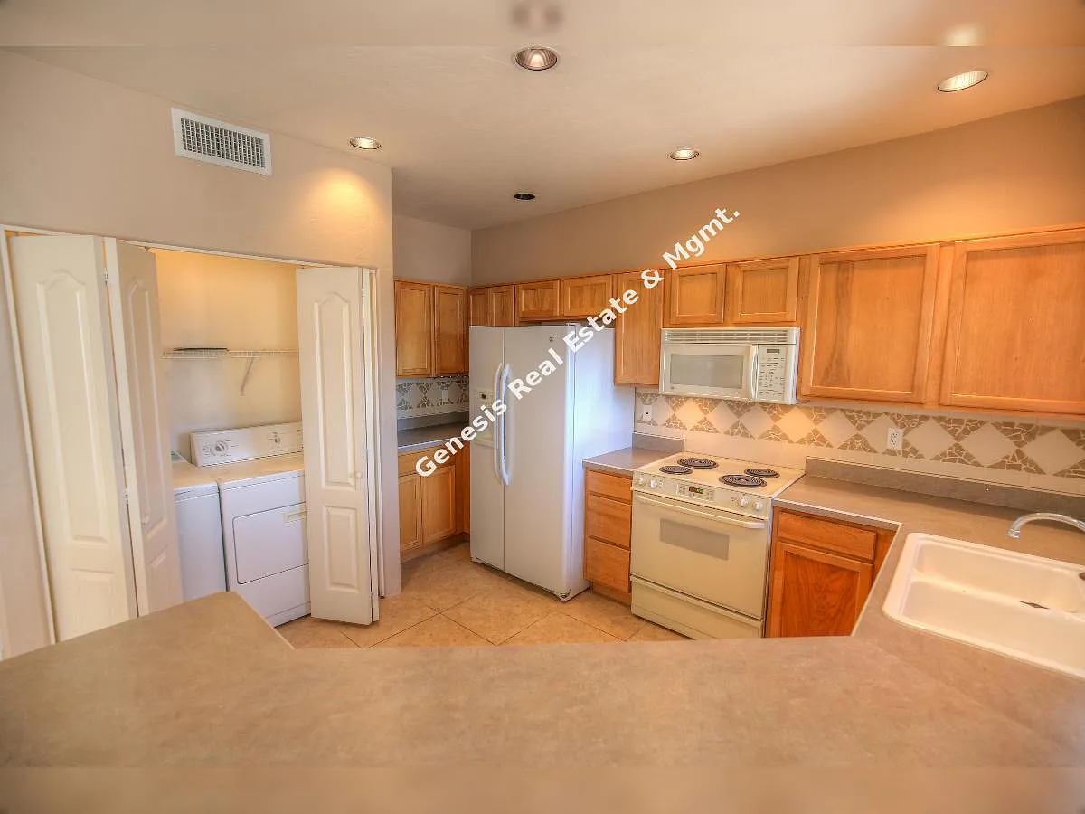 2 bed, 2.0 bath, 1169 sqft, $1,700 — Photo 3