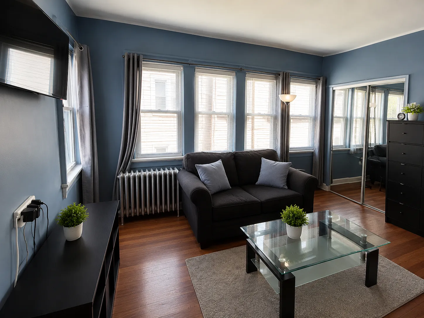 3 bed, 2686 sqft, $1,000 — Photo 2
