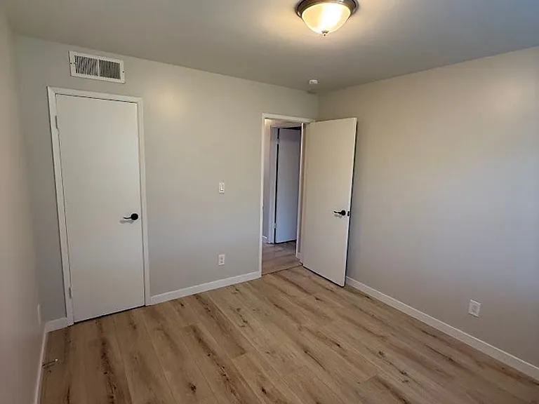 15148 Oro Grande St — Photo 32
